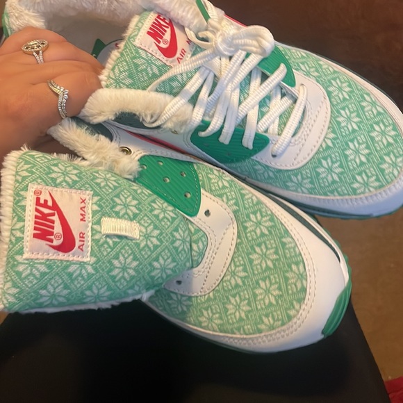 Men shoes , Furry on the inside, never worn - Picture 6 of 6